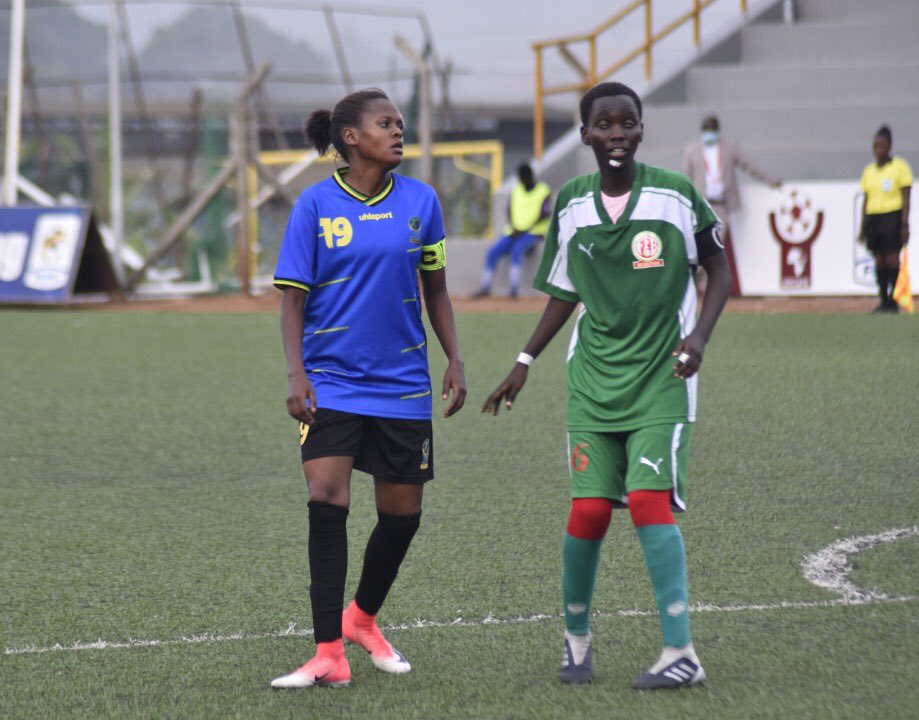 Tanfootball's tweet photo. 90' Burundi 🇧🇮 2 - 3 Tanzania 🇹🇿 ( Gakima Estella 16', Nshimiramana Annociete 79'  | Mwanmvua Haruna [P] 60' , Clara Luvanga 80', Emeliana Mbimu 83') 
#BURTAN
#CECAFAWomenU20Championship @CAFwomen @Tanfootball @tplboard https://t.co/94eZx2MVrT