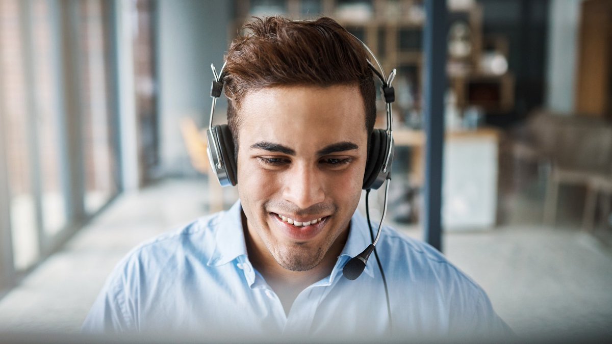 💼 If you're looking for your first #ITjob, you probably want to know the skills you need to land a job at the #helpdesk!

🔗 Head to this link to learn how the skills companies are looking for from #ITpros like you: s.comptia.org/3w8Jbrl