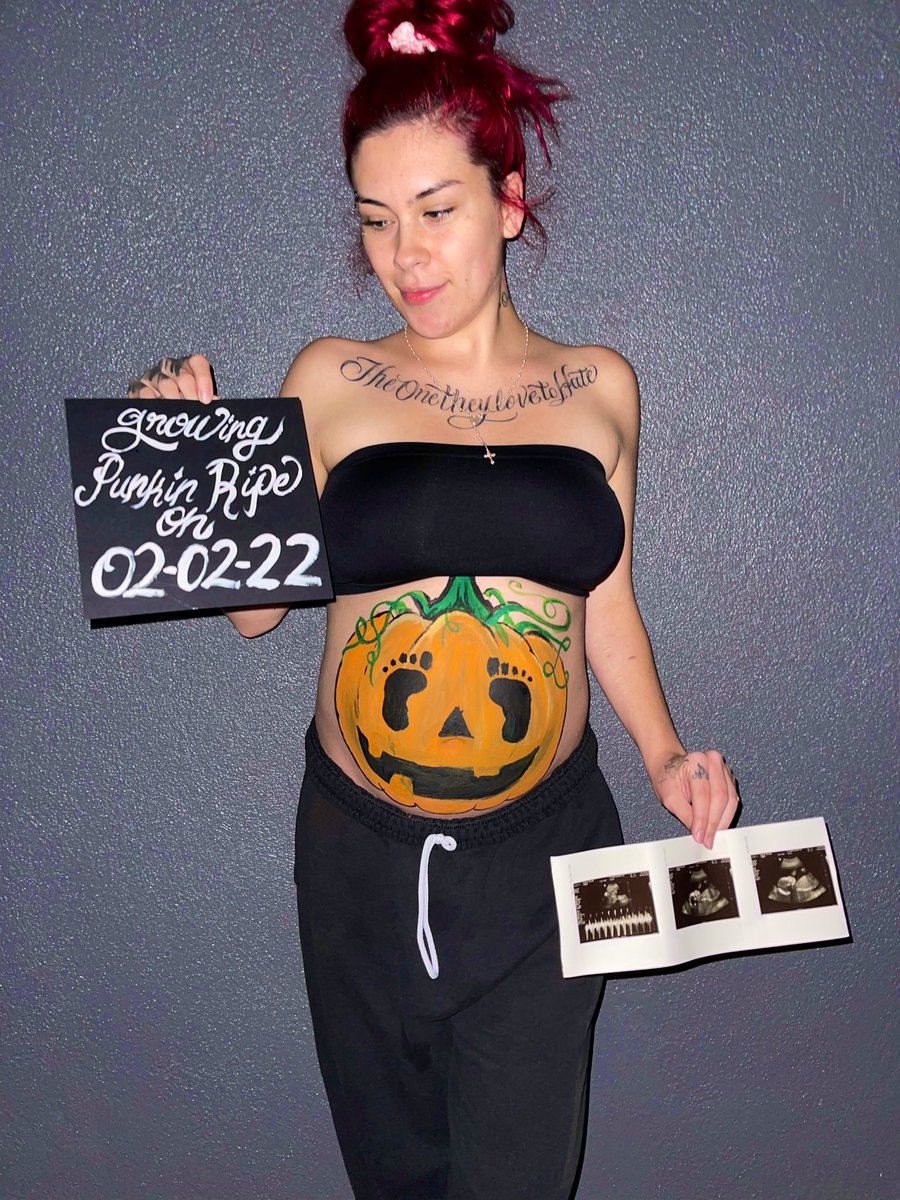 messyhxe's tweet photo. baby boys first halloween💚🎃👻 https://t.co/G5vtHOI7K8