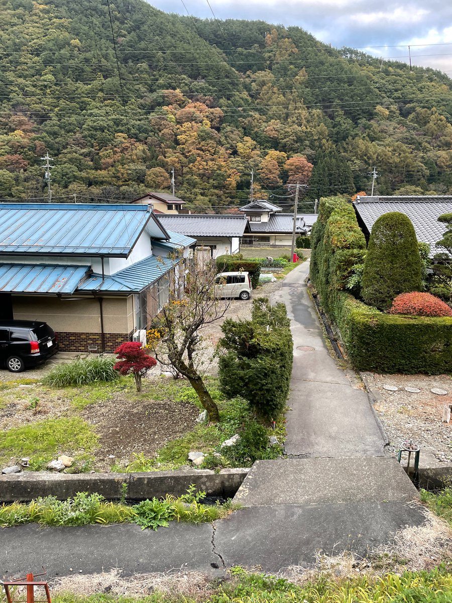 辰野駅→信濃川島駅まで一駅お散歩
国道をそれて静かなわき道をうろうろしたり
川島駅の駅ノートにせつなさんとはるかを描いてみたりのんびりできて楽しかった🌾 