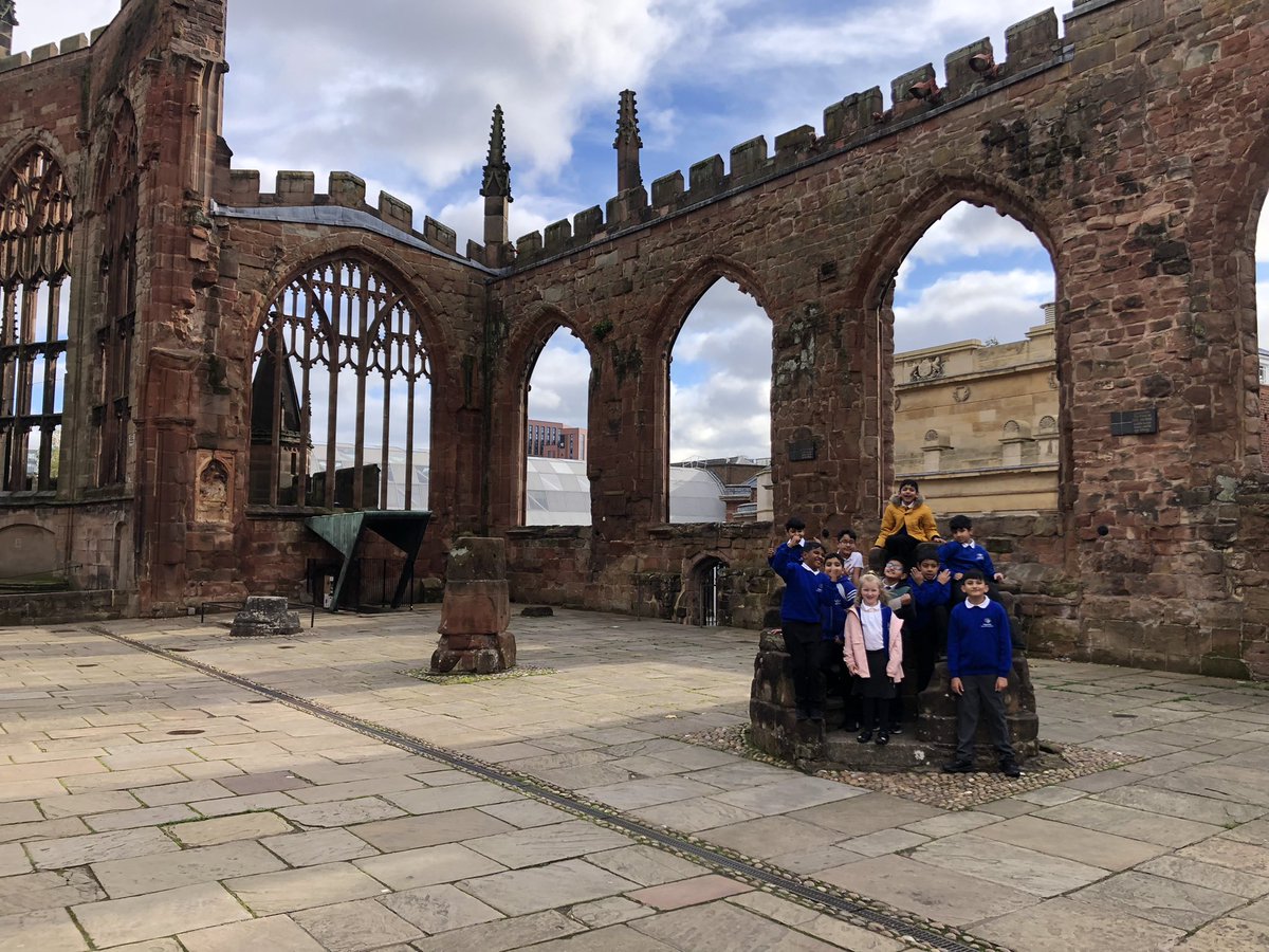 edgewickprimary's tweet photo. #Nurture group have had a great day visiting the #LostLendingLibrary @Coventry2021 @CovCathedral @The_Herbert https://t.co/H5iZErBa30