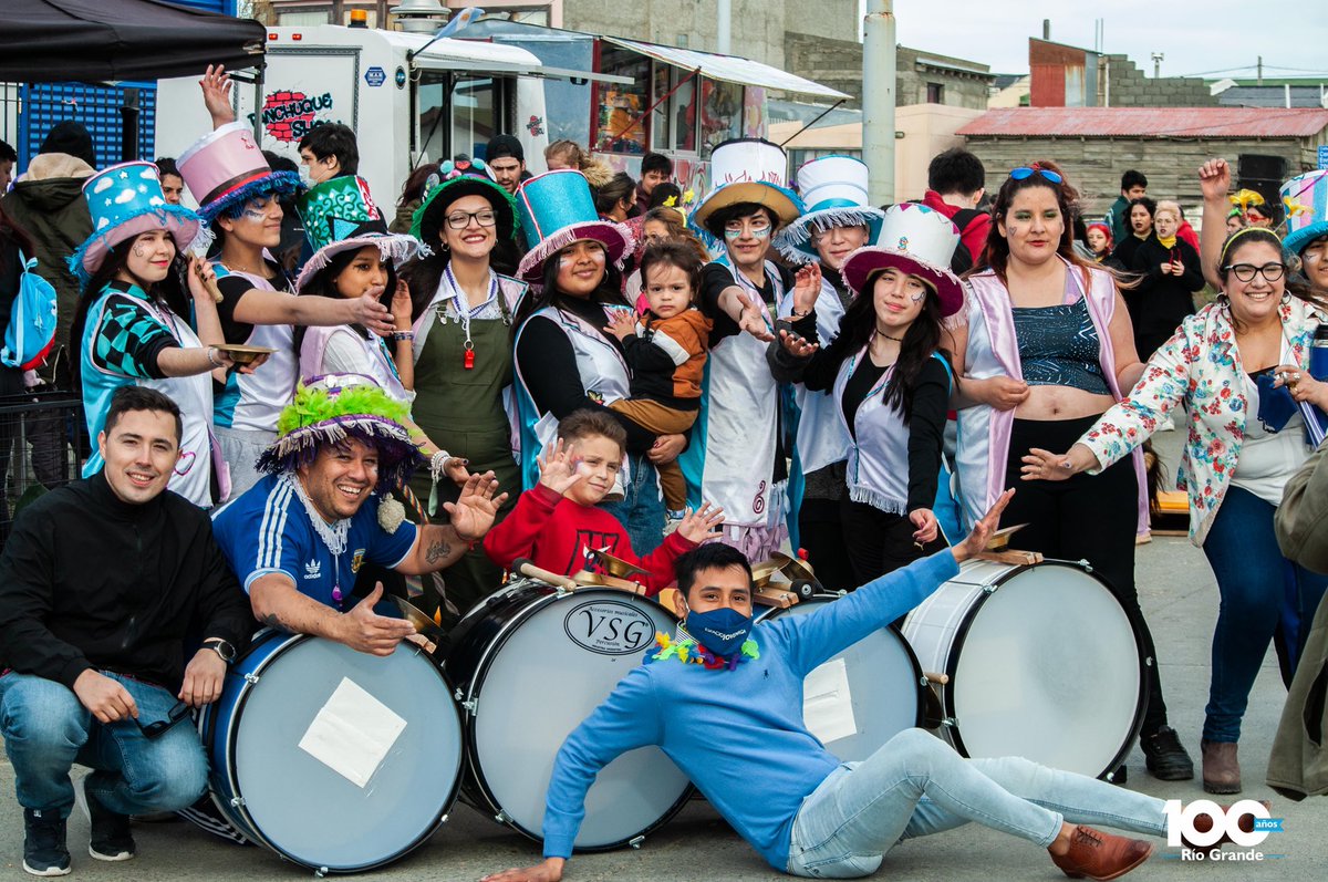 GonzaFerro's tweet photo. Celebramos los 3 años de Espacio Joven 🥳🎉 

Una tarde con actividades recreativas, culturales y de oferta gastronómica para las familia de Río Grande.

Desde este Espacio de la @MuniRioGrande trabajamos la prevención y construcción de un proyecto de vida para las juventudes 🤗 https://t.co/XKqy1C3hos