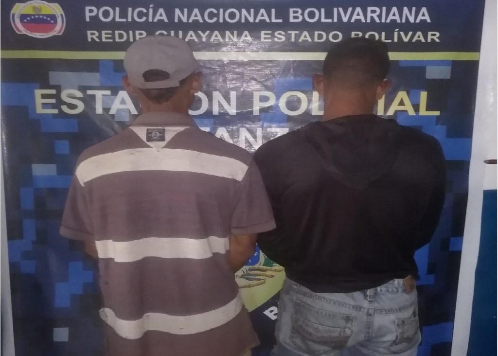 SoyNuevaPrensa's tweet photo. #Pnb aprehendió a dos personas por desmantelar sede de Seguros Caroní - https://t.co/dVWDBxDc0B
#SoyNuevaPrensa #Pinos #Seguroscaroni #Sucesos #Ud321 #Sucesos https://t.co/PbAfZdhDZl