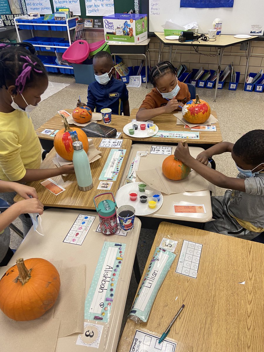 ackermanbcps's tweet photo. PBIS Incentive for the month of October… Of course we decorate pumpkins!  1st graders are the cutest pumpkins in the patch🎃#cutestpumpkinsinthebranch @LTillSBES @BaltCoPS #pbis @ScottsBranchES https://t.co/ij5by5SS0V