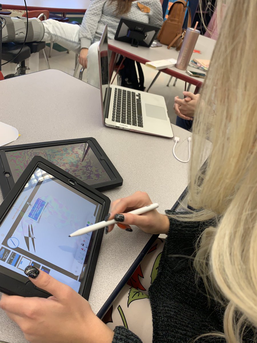 annavblake's tweet photo. Teamwork makes the dream work! Had a blast today working on Apple Apps to create! @MissDziamniski @miss_tobias @mia_tappe @MissReagan5 #everyonecancreate #appleteacher #EFproud #EFcreates @AppleEDU https://t.co/z2ClbUGUUE