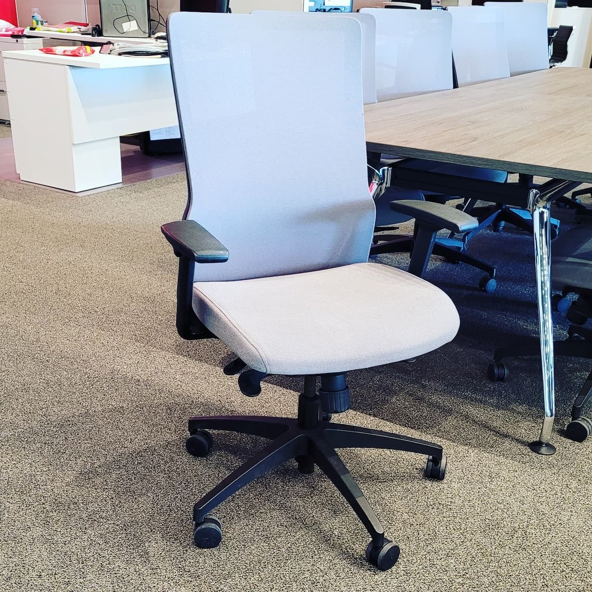 TOPSTEXAS's tweet image. New-to-you chair alert! 
Just arrived, the Sit-On-It NOVO task chair with synchro-tilt and seat slider. All in EXCELLENT condition! Silver mesh with gray fabric seat. 100 available today! Get this premium chair for a discount price at TOPS today!
TopsTexas.com