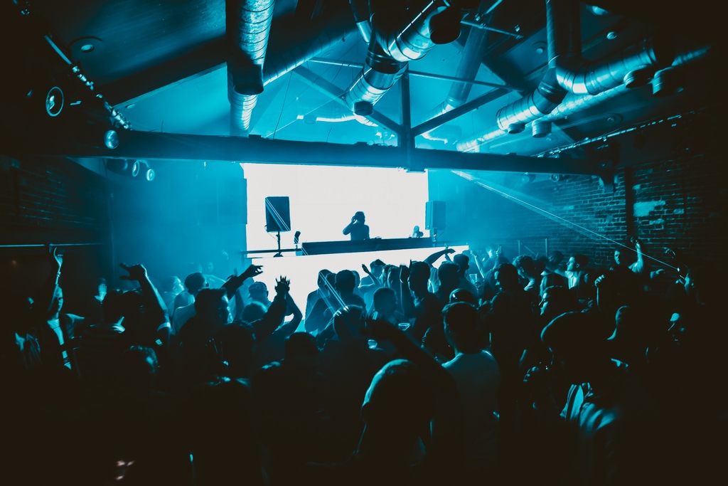 We are looking for new local talent at The Source to join our team...are you a producer/DJ...love House music...get in touch!🎵