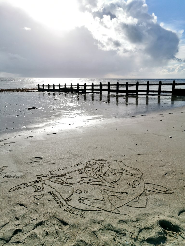 DigiDaughter's tweet photo. Hold On! 💪 #Weehawk #wizards #RalphBakshi #FantasyFilm #Elf #Berserker #RichardRomanus #MarkHamill #Mount #Horse
💛 #StaySafe #sanddrawing #beachart 🌊🌊🌊 #Lockdown2021 #morale #VitaminSea #Lockdown2020 #comics #cartoons ✍️ #SandBanksy #shorelinesally Characters No.1228-9 https://t.co/5wJwVw9AB6