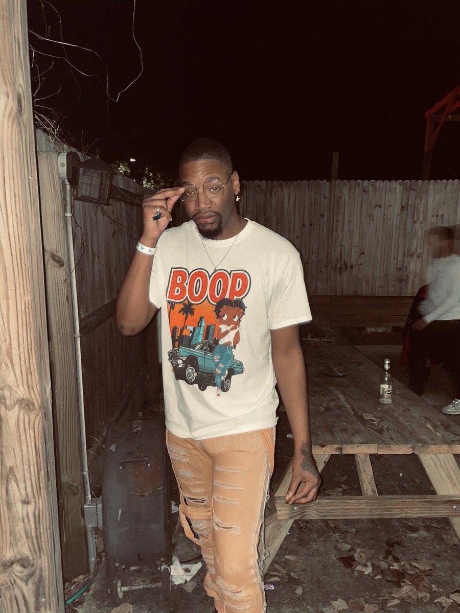 peepgawd1's tweet photo. R.I.P Amelia Earhart, you would’ve loved my fly ass 🥺 #FAMUHOCO https://t.co/ltfvazm1DF