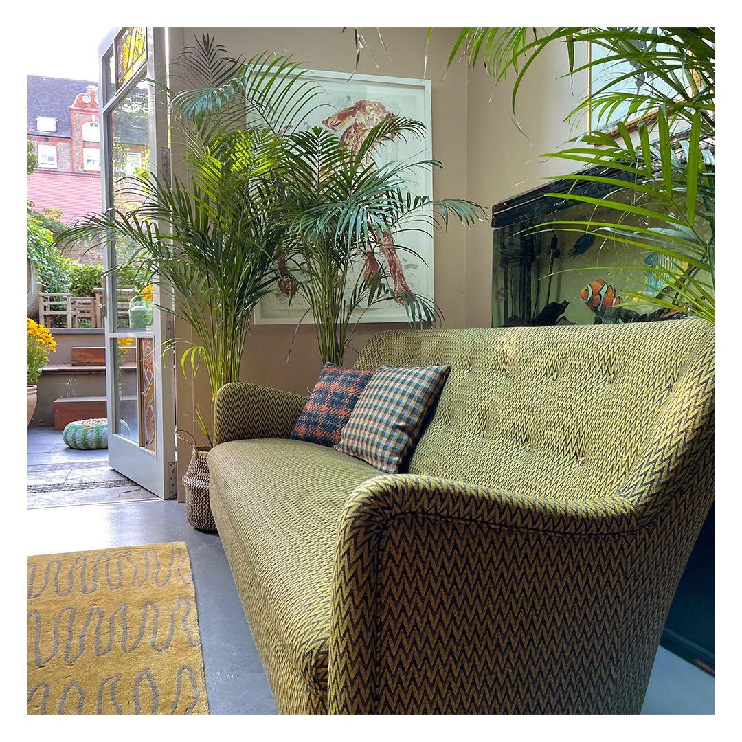 dashingtweeds's tweet photo. Our heavier weight tweeds work really well for upholstery. We can custom design and weave anything you fancy! #tTweedSofa #DashingHome #TweedInteriors #TweedHome https://t.co/WC9GIbx96s