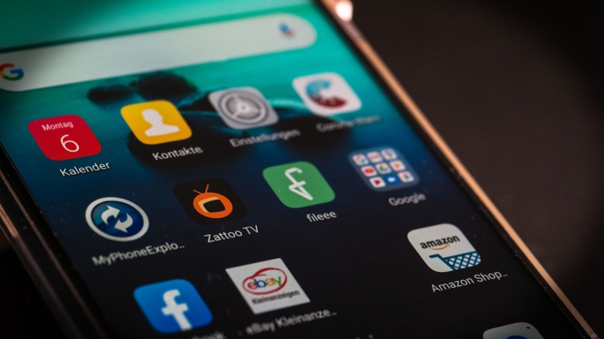 StrathclydeOA's tweet photo. 'Regrettable-escapism' the negative effects of #mobile #app use : a #retail perspective https://t.co/BrIlNiDZ3p #marketing #psychology #MobileApp #OpenAccess @DrGraemeMclean https://t.co/rPC76LSIFE