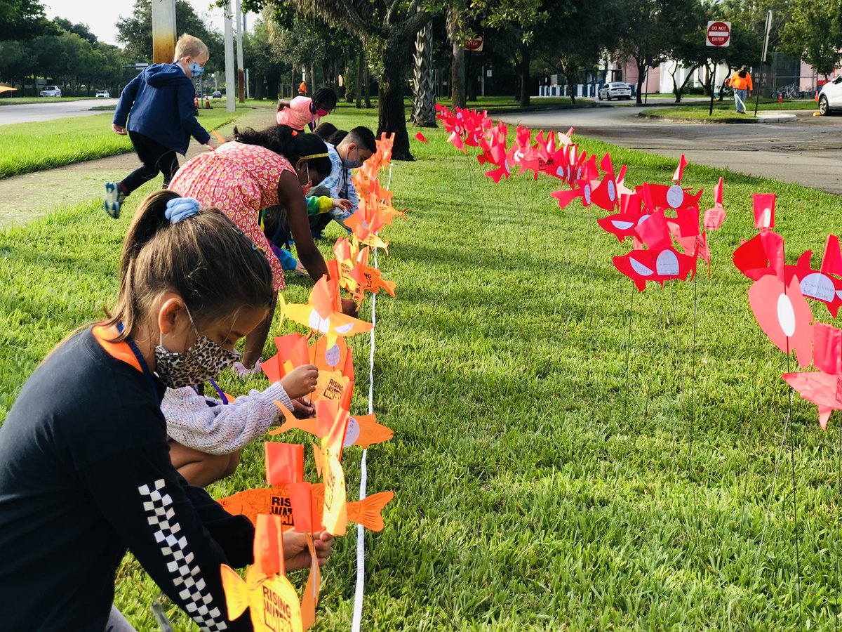 MrsMoorman1's tweet photo. Displaying 300 powerful action steps of @CentralParkElem students, faculty and staff in an effort to decrease our carbon footprint♻️ Every little step counts! #YourChoicesMatter #RisingWaters2021 #COP26 @coleman_cherise @BrowardSTEM @ClimateCreativs https://t.co/FHl9pYfZYg