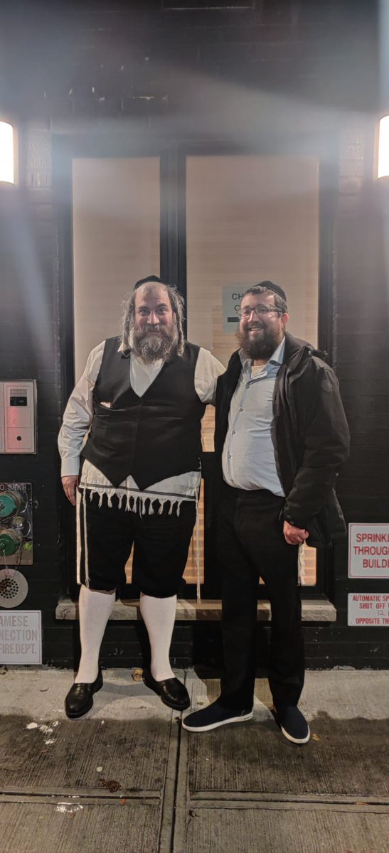 Met a genuine American hero the other night. I conservatively estimate that <a href="/LebovitsM/">Chaim M Lebovits</a> &amp; his team have saved over one hundred thousand lives worldwide since the beginning of the covid-19 pandemic via their #plasma, #monoclonalantibodies &amp; #vaccine advocacy.