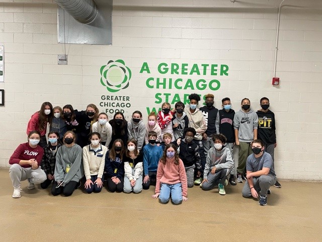 FXWChicago's tweet photo. We are so proud of our nearly three dozen FXW middle schoolers who devoted part of their day off on Friday in service to the Greater Chicago Food Depository peeling and preparing 2,100 pounds of tomatillos! #FXWproud #FXWservice #FXWstrong https://t.co/gPCbFCltmc