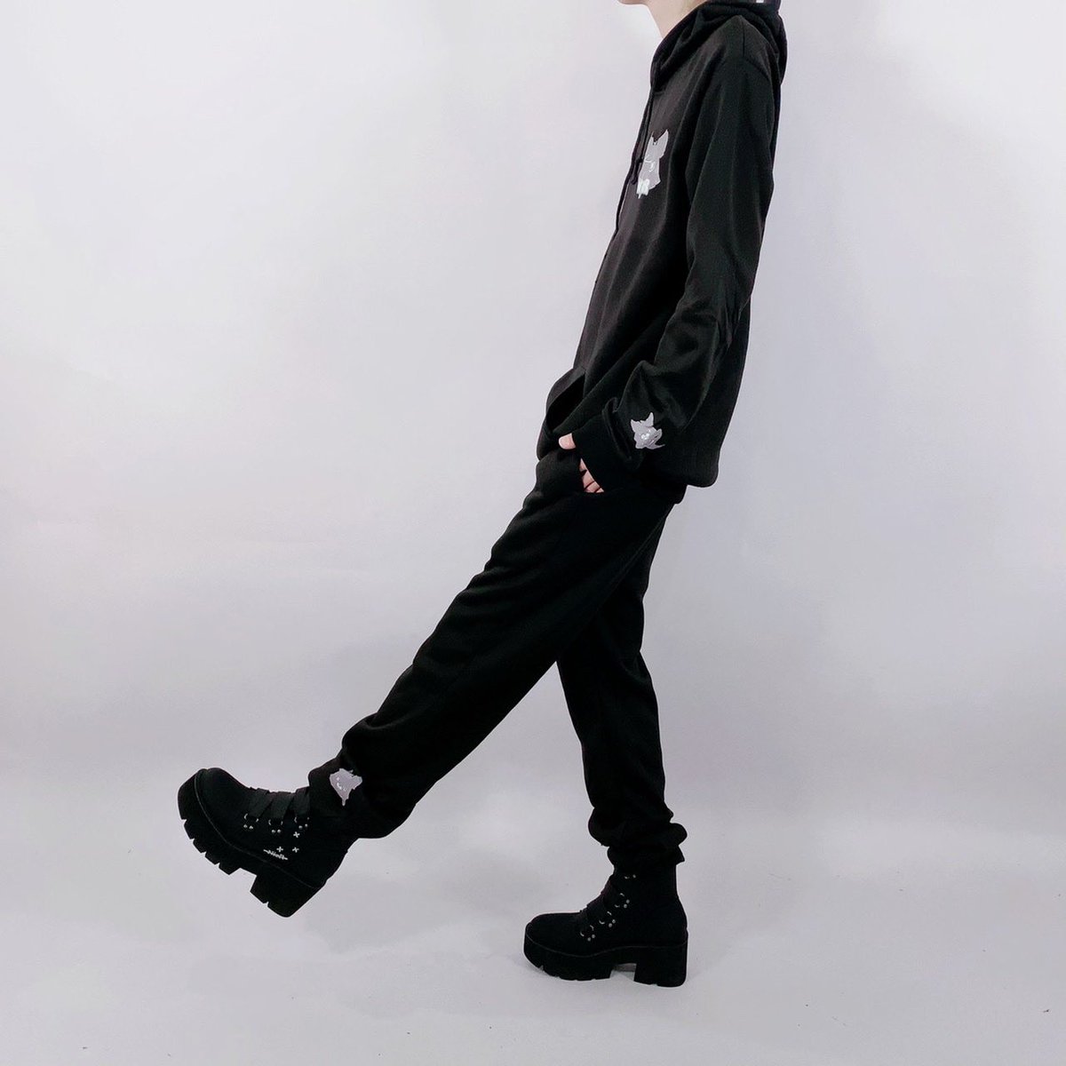 🎁本日〆切プレゼント企画🎁

こちらの当店オリジナルセットアップを

🎁3名様にプレゼント🎁

ユニセックスアイテムです🐰

◼応募方法
フォロー(<a href="/NieR_tokyo/">NIER CLOTHING</a>) &amp; RT
◼締切〆  本日24時

※鍵垢の方も対象内です。
是非ご参加ください🙇‍♂️🙇‍♀️