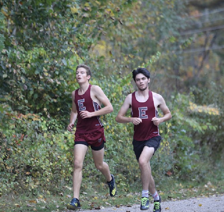 pptach's tweet photo. Don and I are starting to figure out how to navigate the long distance system.  O still wearing long shorts and his Academy socks!!!  #crosscountry #trackandfield #phillipsexeter #gobigred #neverforgetwhereyoucamefrom https://t.co/HfOgBYcG3e