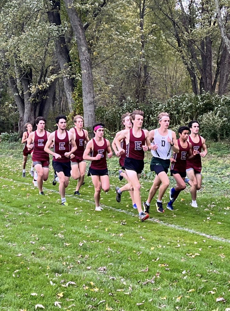 pptach's tweet photo. Don and I are starting to figure out how to navigate the long distance system.  O still wearing long shorts and his Academy socks!!!  #crosscountry #trackandfield #phillipsexeter #gobigred #neverforgetwhereyoucamefrom https://t.co/HfOgBYcG3e