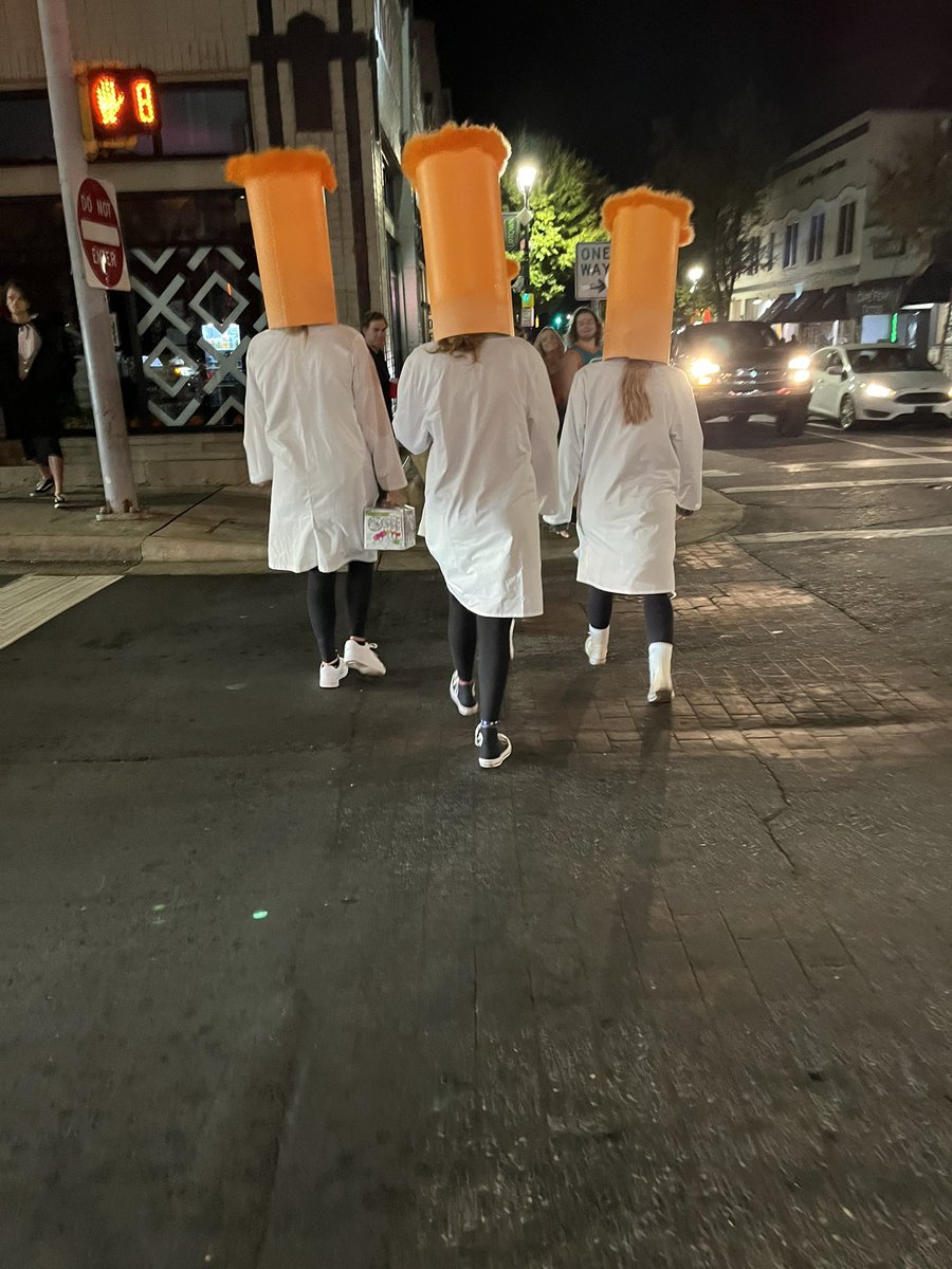 Hayleyamg5's tweet photo. Meep Happy Halloween https://t.co/FgqKkTJu8j