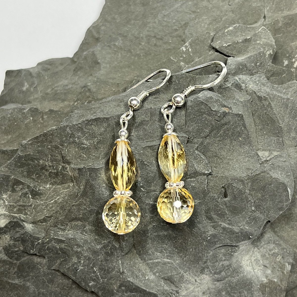 RichmondGem's tweet photo. ✨Add a bit of sunshine to your life with these gorgeous handmade drop earrings made from silver and November’s birthstone citrine ✨ 
#gem #gemrichmond #sterlingsilver #silverjewellery #gemstonejewellery #birthstones #richmond #citrine https://t.co/UAtSd4tgeY