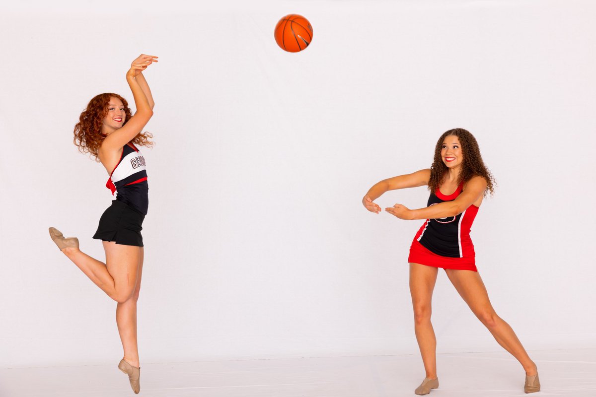 The countdown to our first basketball game of the season is almost over!! Who’s ready?! Make sure you join us and the rest of Bulldog Nation this Friday at 7pm in the Steg! 🐶🏀