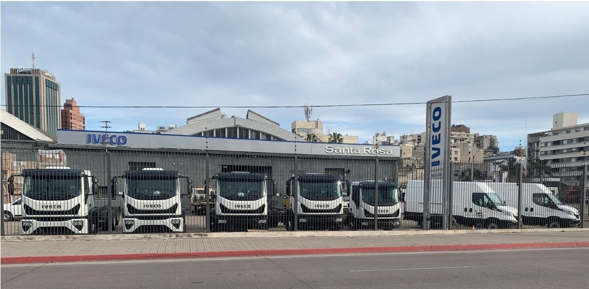 TransportedeUr1's tweet photo. IVECO anuncia un nuevo representante en Uruguay
 Grupo Santa Rosa será el nuevo distribuidor oficial de la marca en Uruguay.
Lea más: https://t.co/0db9nCKQBh https://t.co/eAvEy6Mnik