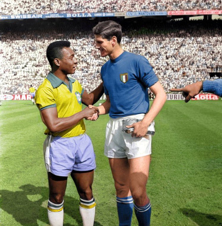 FOTOS HISTORICAS O CHULAS DE FUTBOL - Página 5 FDHhCqmXMAI398O?format=jpg&name=900x900