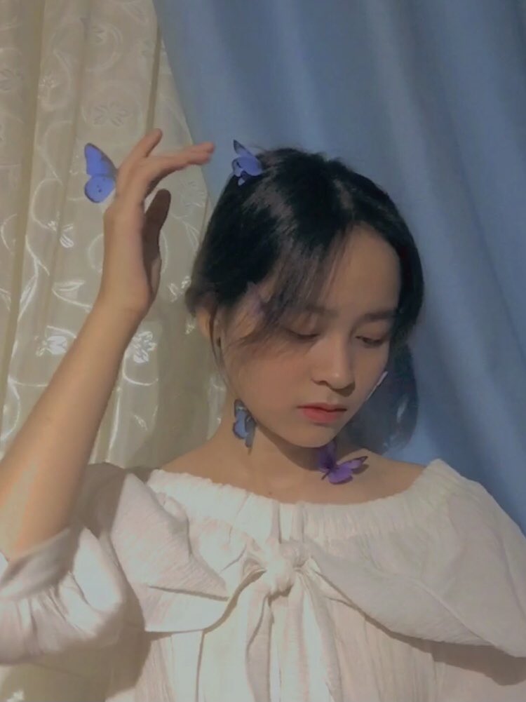 Ve_Taetae1011's tweet photo. _𝘞𝘩𝘢𝘵𝘦𝘷𝘦𝘳 𝘰𝘶𝘳 𝘴𝘰𝘶𝘭𝘴 𝘢𝘳𝘦 𝘮𝘢𝘥𝘦 𝘰𝘧, 𝘩𝘪𝘴 𝘢𝘯𝘥 𝘮𝘪𝘯𝘦 𝘢𝘳𝘦 𝘵𝘩𝘦 𝘴𝘢𝘮𝘦_🦋

[ #armyselcaday #arsd ]
@bts_twt https://t.co/vMz73nDlie