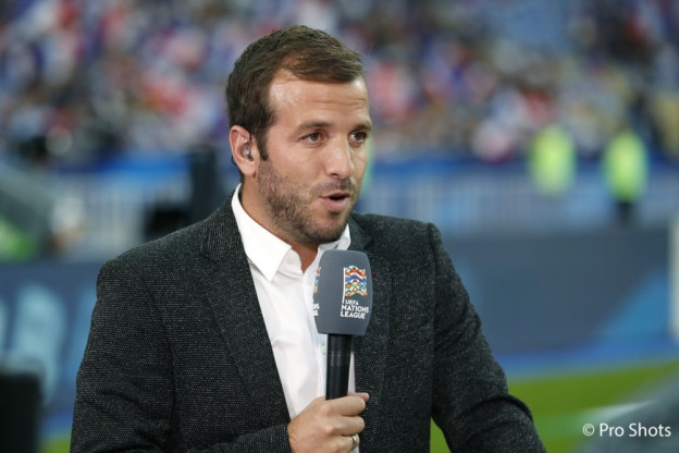 Van der Vaart kritisch: ''Hij dribbelt maar en dribbelt maar'' dlvr.it/SBhPqq Feyenoord