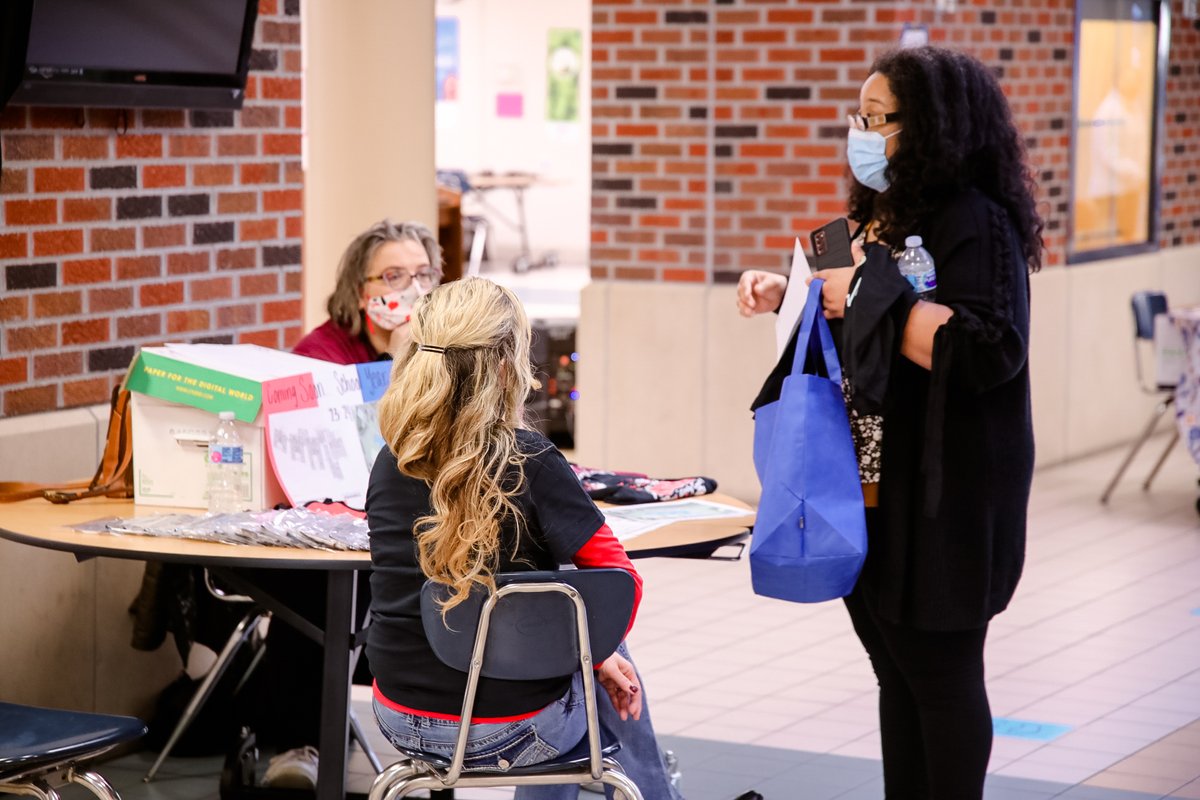 USD475's tweet photo. Thank you to everyone who joined us for our very first Parent University! It was such a great event, filled with many topics that impact our students' lives. Stay tuned for more information on our next #ParentUniversity! #ThriveIn475 https://t.co/iqjWjg9xYp