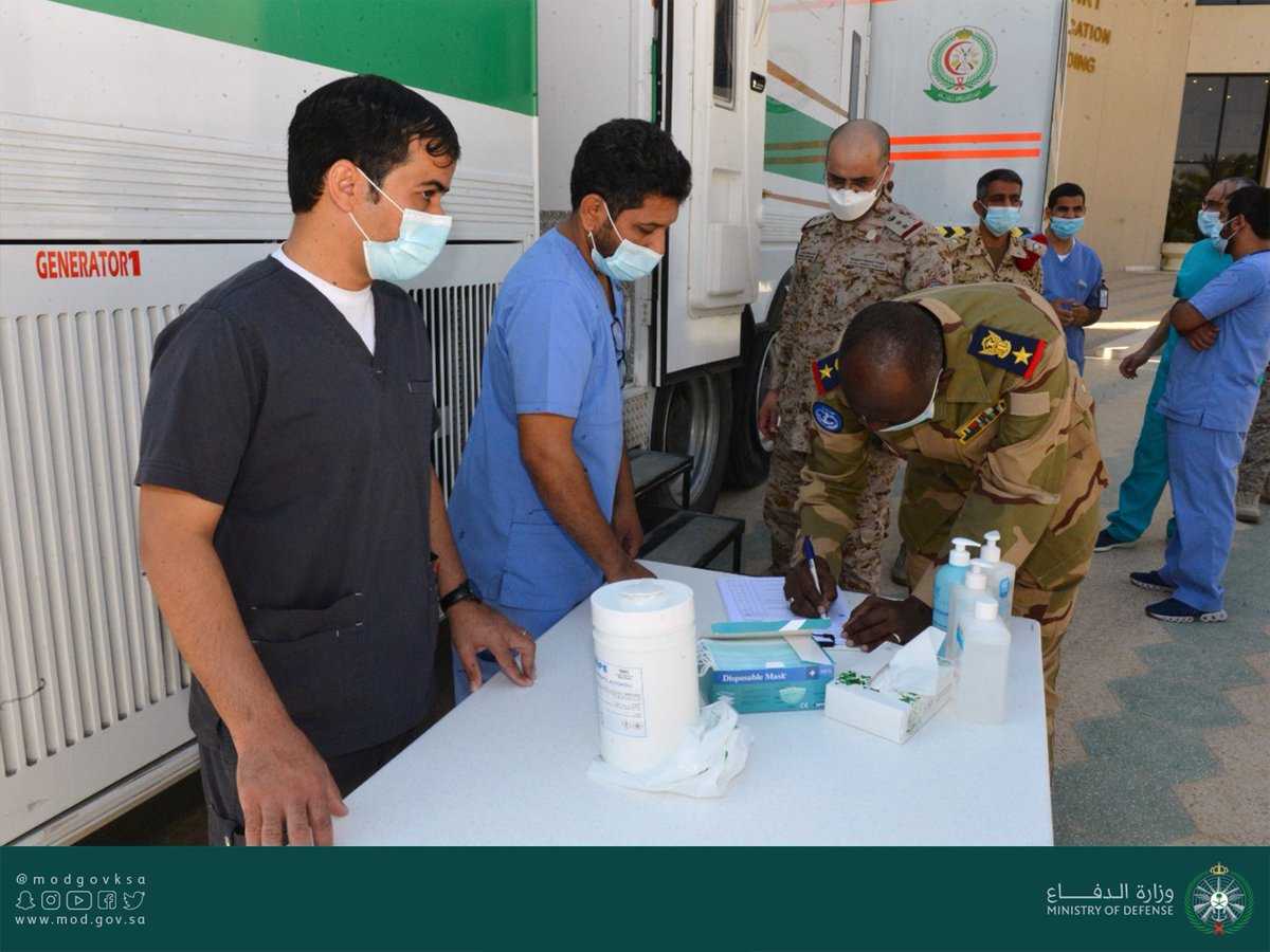 modgovksa's tweet photo. بالتعاون مع مدينة الأمير سلطان الطبية العسكرية تنظم كلية القيادة والأركان لـ #القوات_المسلحة حملة تبرع بالدم لكافة منسوبيها ودارسيها، وتهدف الحملة إلى نشر ثقافة #التبرع_بالدم في الكلية، والمحافظة على الصحة العامة وتعزيز المبادرات الإنسانية التي تسهم في إنقاذ حياة المحتاجين له. https://t.co/jZyt1XlacU