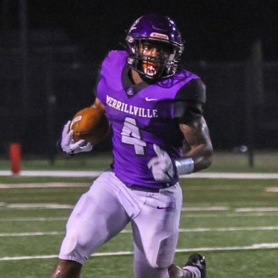 mhspiratefball's tweet photo. Congrats to @mhspiratefball RB @TankL_ on being named Skill Player of the Week for the Sectional Round 1 Game against Crown Point.  Lavarion had 42 Carries for 280 yards and 3 TD's! https://t.co/W3GgOVLsiR