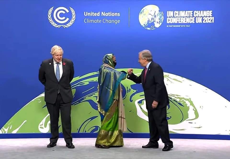 MdShahriarAlam's tweet photo. HPM #SheikhHasina greeted by @BorisJohnson and @antonioguterres
at the plenary of @COP26. https://t.co/hY7DzKQOyJ