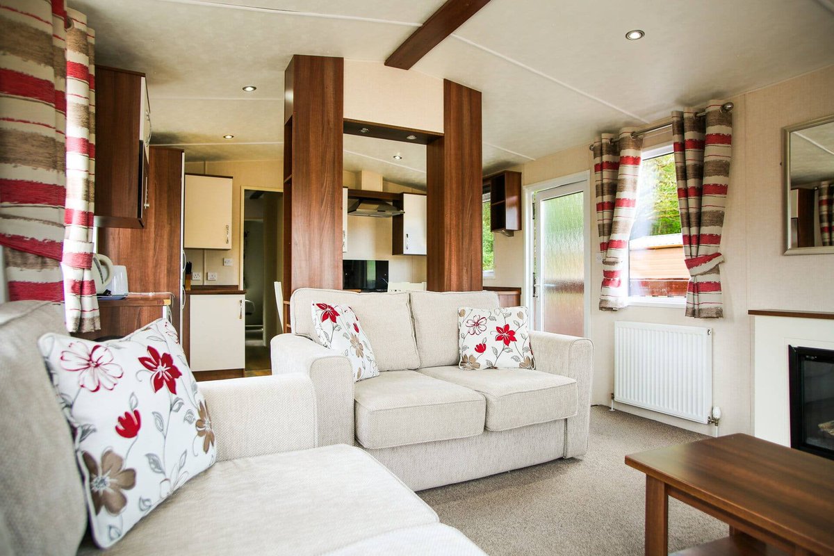 Fancy a last-minute break this November? 🔥🎆🎇 Discover stunning #LochNess &amp; all that the beautiful #Highlands have to offer. See our remaining late-season availability &amp; book securely online with <a href="/lochnessresort/">Loch Ness Highland Resort</a>.
🦕 bit.ly/LNHighlandReso…
#ScotlandIsNow #NC500 #HiddenScotland