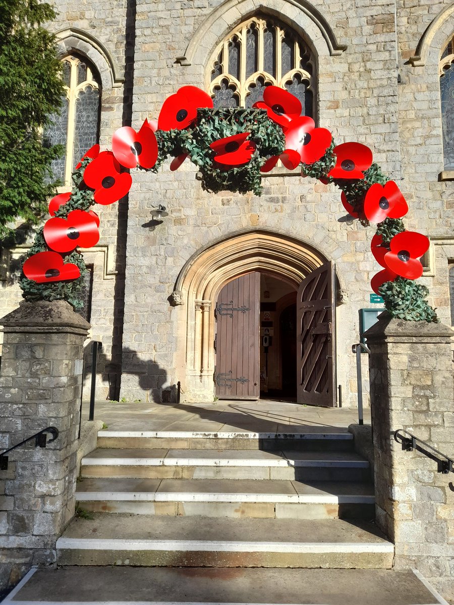 ChurchyardGU16's tweet photo. St Peter’s Church, Frimley. Arch of Remembrance We Will Remember Them. 

#WeWillRememberThem #PoppyAppeal #Poppy100 @CofEGuildford @BBCSouthNews @itvmeridian @camberleynews @getsurreypic @Surreyheath @PoppyLegion @CWGC @wewill_remember @RoyalNavy @BritishArmy @RoyalAirForce https://t.co/Qh6SBr1p30