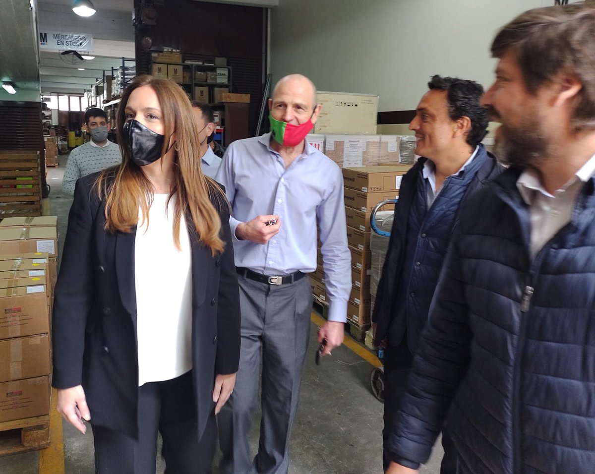 Peronista21's tweet photo. Visitamos una fabrica del sur de la ciudad con @mariuvidal y nos reunimos con empresarios PYME para llevar la agenda de la producción y el trabajo al Congreso. Como dijo Ma. Eugenia: "Sin sector privado Argentina no tiene salida. Las grandes generadoras de empleo son las pymes". https://t.co/lE4fq6PWOp