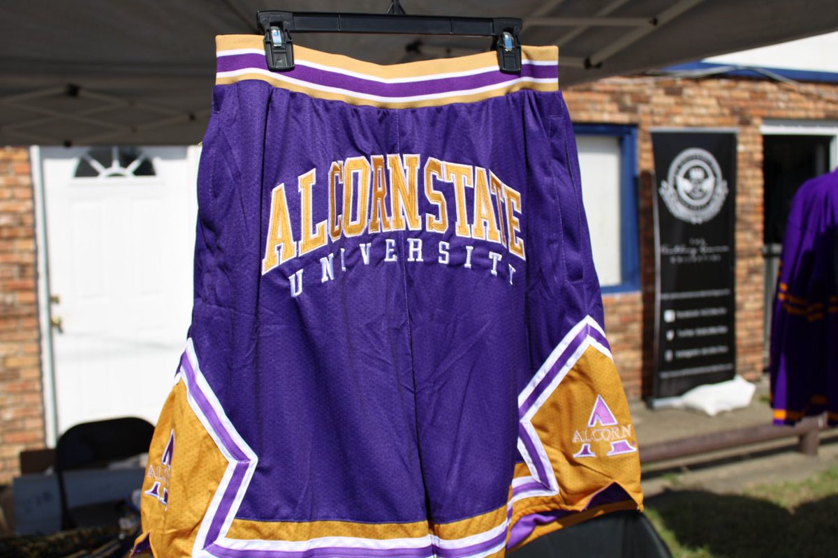 The Anthony Lawrence Collection Store tweet media