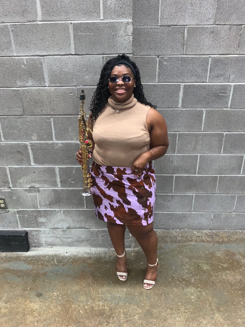 kaitlin1219's tweet photo. I performed the National Anthem at the New Orleans Pelicans vs New York Knicks game! 🤩💜🎷

#ivypark #nyknicks #drose #zionwilliamson #pelicans https://t.co/y43wTICQBx
