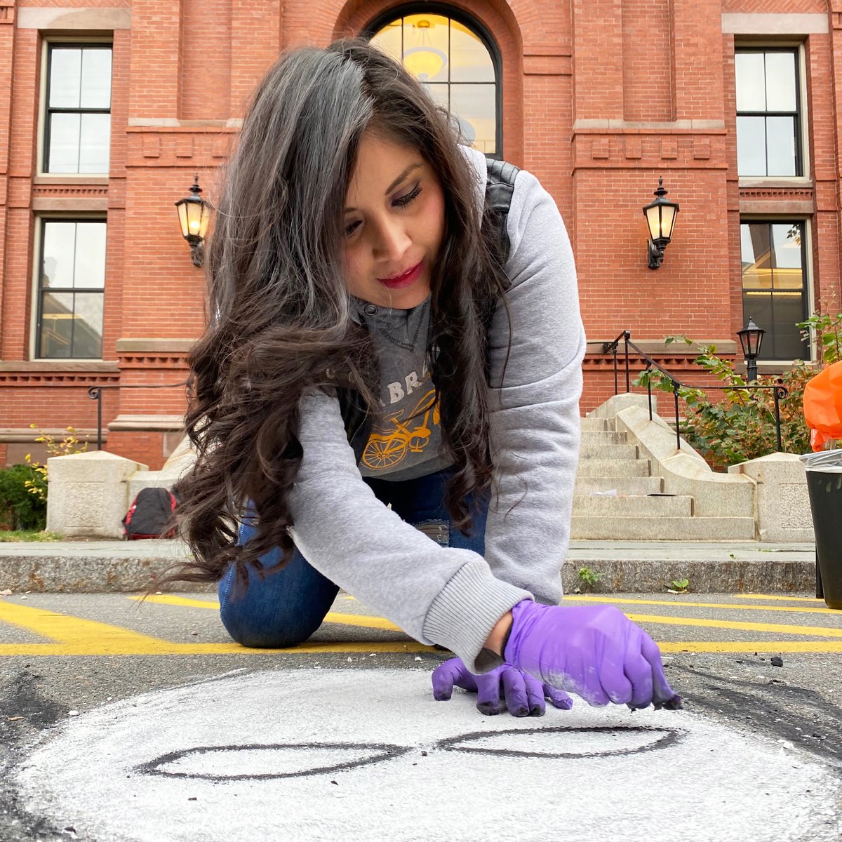 peabodymuseum's tweet photo. This past Friday guests chalked the sidewalk in front of museum in readiness for tonight’s Día de los Muertos / #Dayofthe Dead Commemoration. Registration for the outdoor candle lighting is open until 2pm ET today: https://t.co/fPDVNn7btE. Rain or shine. Photos © Tony Rinaldo. https://t.co/mFbAMiRg9O