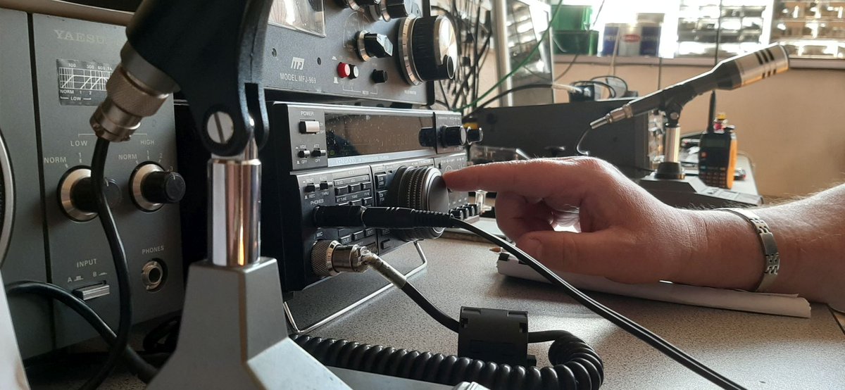 f1ijp's tweet photo. Yoann F4IMF, Didier F4JBQ, Nicolas F4ISE, Jean-Paul F1HRJ et Alain F4DVG,ont participés au Concours: CQ World Wide DX Contest au radio-club

https://t.co/qlw47X3Hxu https://t.co/adRywaBDjD
