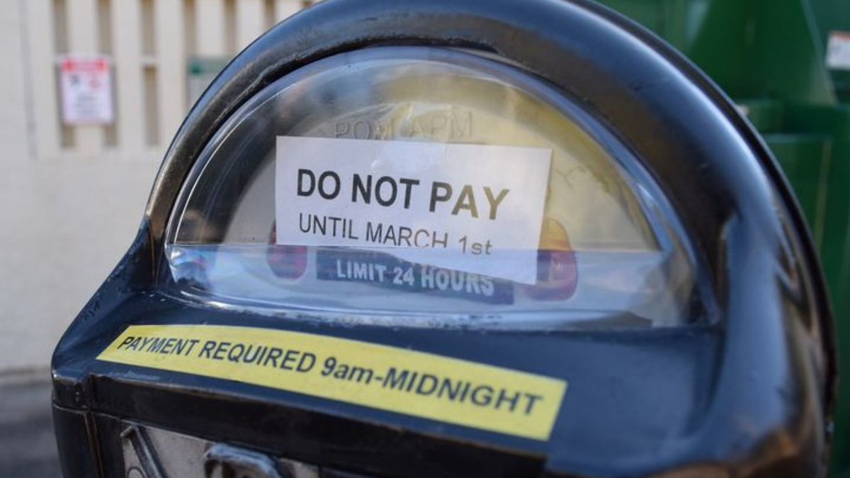 wmbfnews's tweet photo. Paid parking season ends in Myrtle Beach, North Myrtle ⬇⬇ https://t.co/KCxJ64kKke https://t.co/QAOiT8X2QV