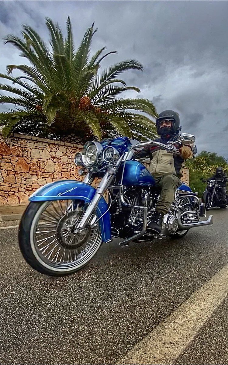 Mallorca Bike Week - grandios! Freue mich total auf meinen Vortrag „We will rock you“ am Donnerstag um 18 Uhr im Theater. Vor 500 Harley Fahrern! #harleydavidson #harley #mallorca #robinsonclub #robinsonclubcalaserena #bike #vortrag #rock #borntobewild #travel #event