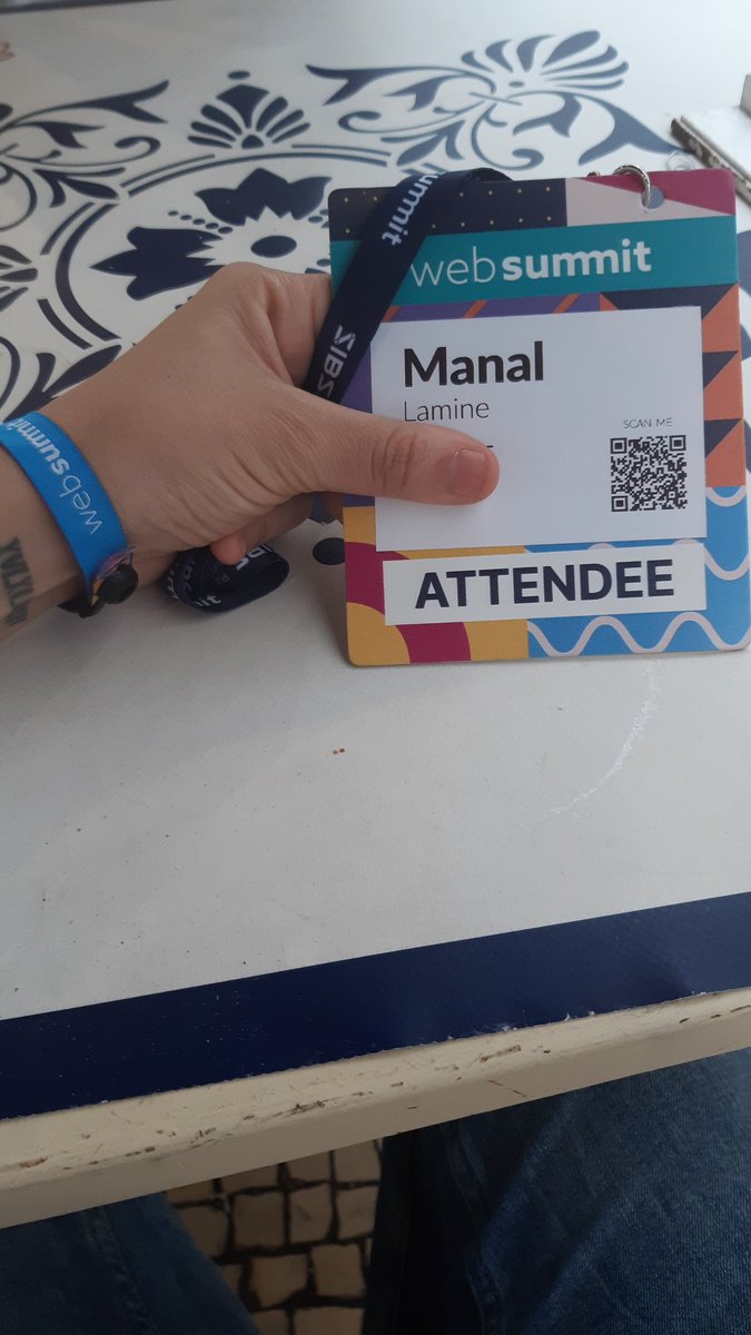 Geekette86's tweet photo. #WebSummit2021 here we go 🤖🙈 https://t.co/qihBNJoNqX