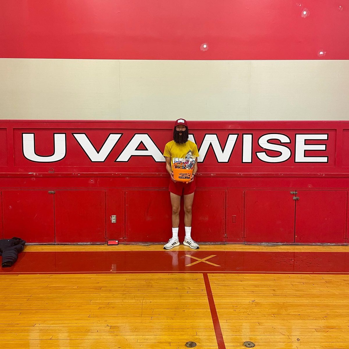 UVAWiseArmyROTC's tweet photo. Winner!! On Friday, cadets dressed up for Halloween to run in a costume run and CDT Mackenzie got first place for best costume! #halloween #leadership #winner #fightingcavs #armyrotc #uvawise #cadet #costumerun @uvawise @7bde_rotc @armyrotc https://t.co/mDM4qEgkno