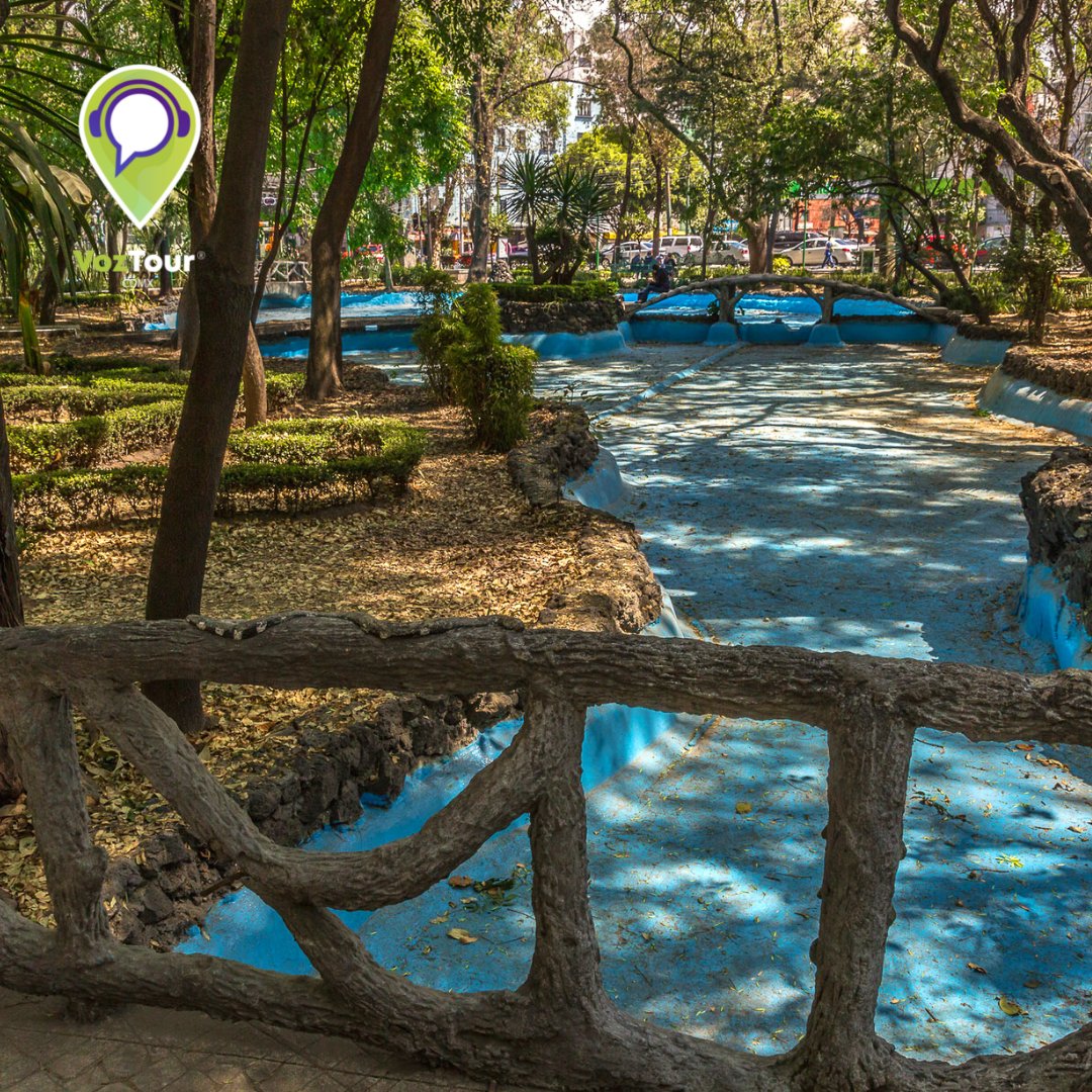 VozTourCDMX's tweet photo. Conociendo las Colonias #Roma #Condesa
Parque #España
En su interior hay una estatua del presidente Lázaro #Cárdenas donada por la comunidad española en agradecimiento por ser acogidos durante su guerra civil en 1936. 

No solo visites…#ViveCDMX con #VozTour https://t.co/hYNxICOnHW