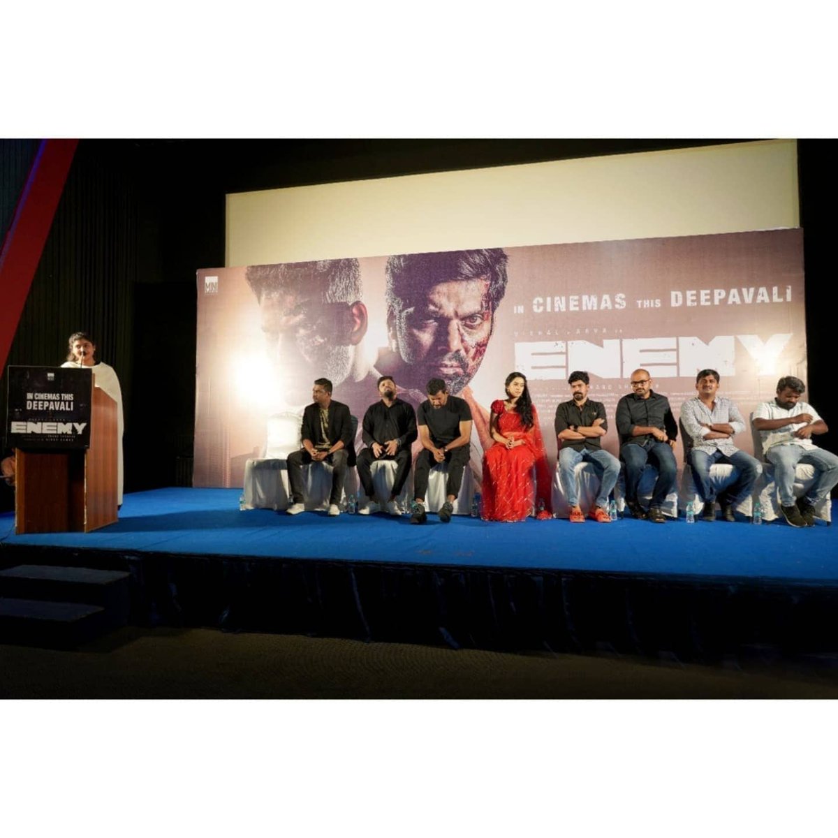 ParasRiazAhmed1's tweet photo. Hosting the #EnemyPressMeet was really a day to remember. People say learn from your mistakes & so I did. I felt confident than ever this day & the feedback people gave me, confirmed it.🧿🙏🏼
Special mention to my darling sister #KashishRiazAhmed for being my constant! ❤
1/2 https://t.co/gH8eywdswp
