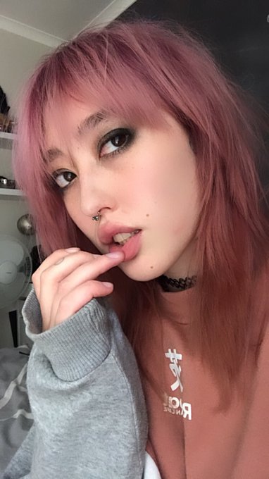 hi, it&rsquo;s a good day to worship me (every day but specifically today) https://t.co/kXigAfopTL