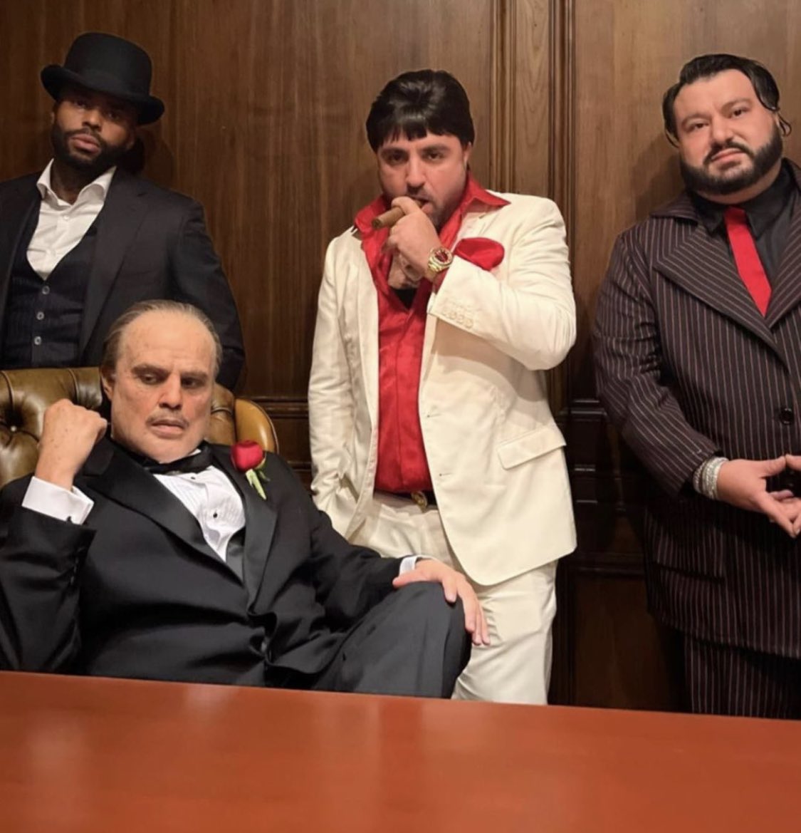 FDHo9cnWYAQ7918?format=jpg&name=medium