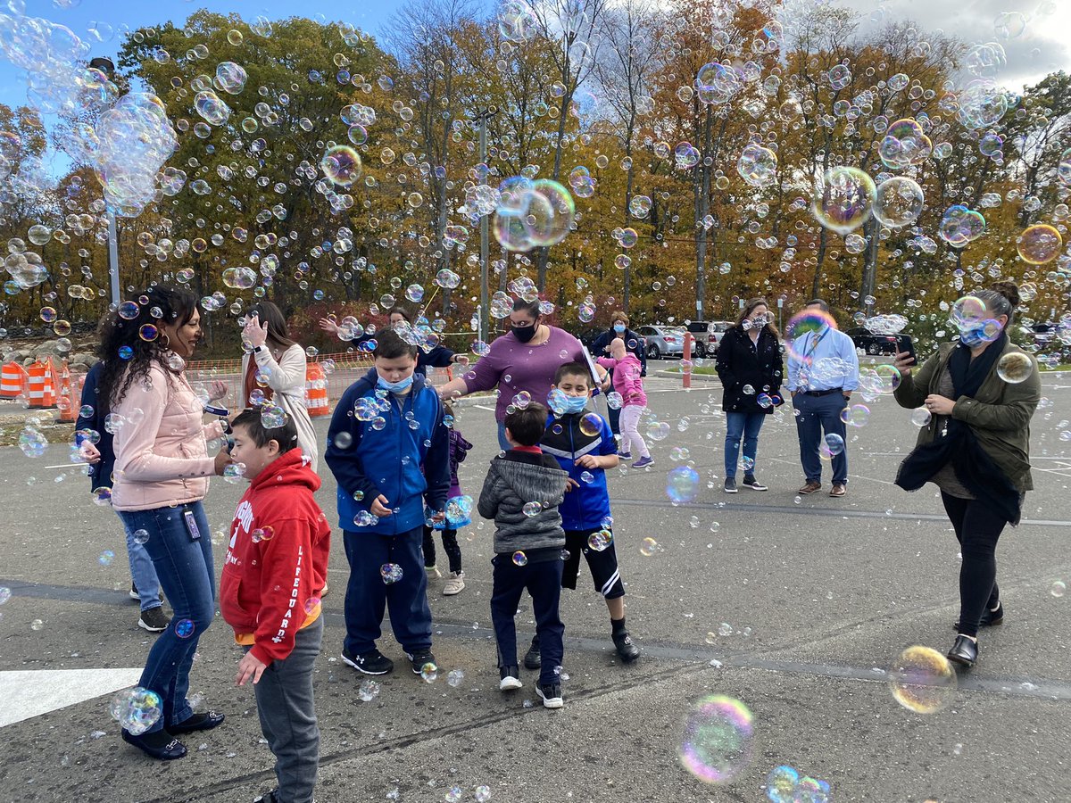 astory18's tweet photo. The Bubble Bus is here at MHHS! https://t.co/tLoul5syfC