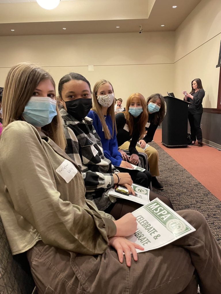 <a href="/WTHSNews/">WTHS Media</a> and <a href="/GoldenWaveMedia/">Golden Wave Media</a> students listening to <a href="/keeganfoxx/">Keegan Foxx</a> share her experience in broadcast journalism as part of <a href="/MSPA_MS/">MS Scholastic Press</a> Fall Convention #TPSD #MSPA21