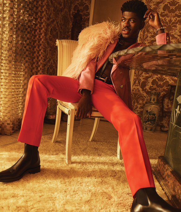 FDHok3XXMA4FruB?format=jpg&name=small